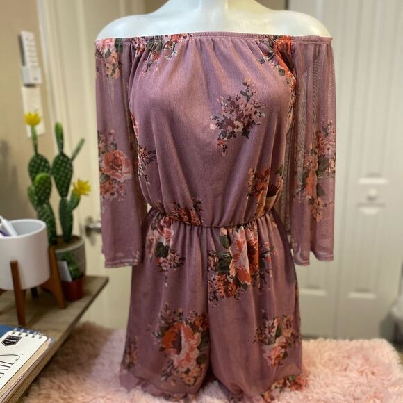 Charlotte Russe Floral off the shoulders romper size small - Picture 1 of 4